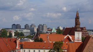 Panorama Wrocławia i widok na dachy kamienic
