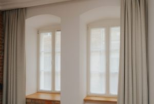 Zasłony w stylu prowansalskim, dekoracja do klasycznego okna